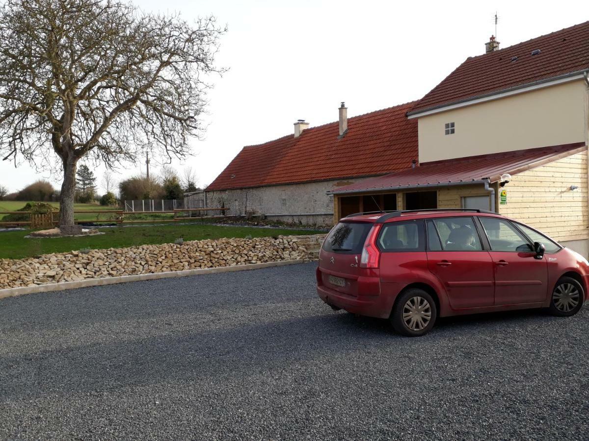 Gite " Le Vieux Noyer" Liesville-sur-Douve Buitenkant foto