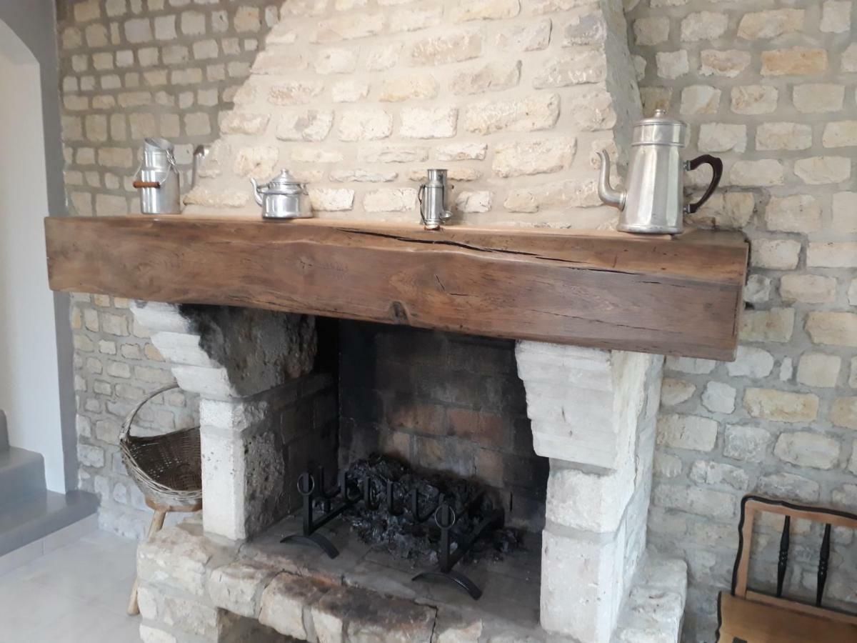 Gite " Le Vieux Noyer" Liesville-sur-Douve Buitenkant foto