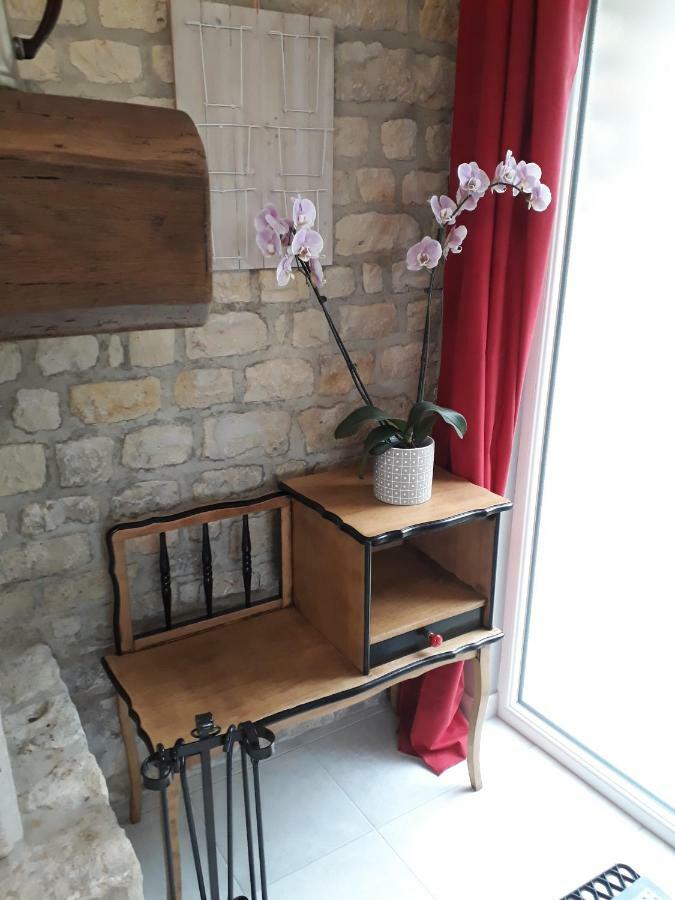 Gite " Le Vieux Noyer" Liesville-sur-Douve Buitenkant foto
