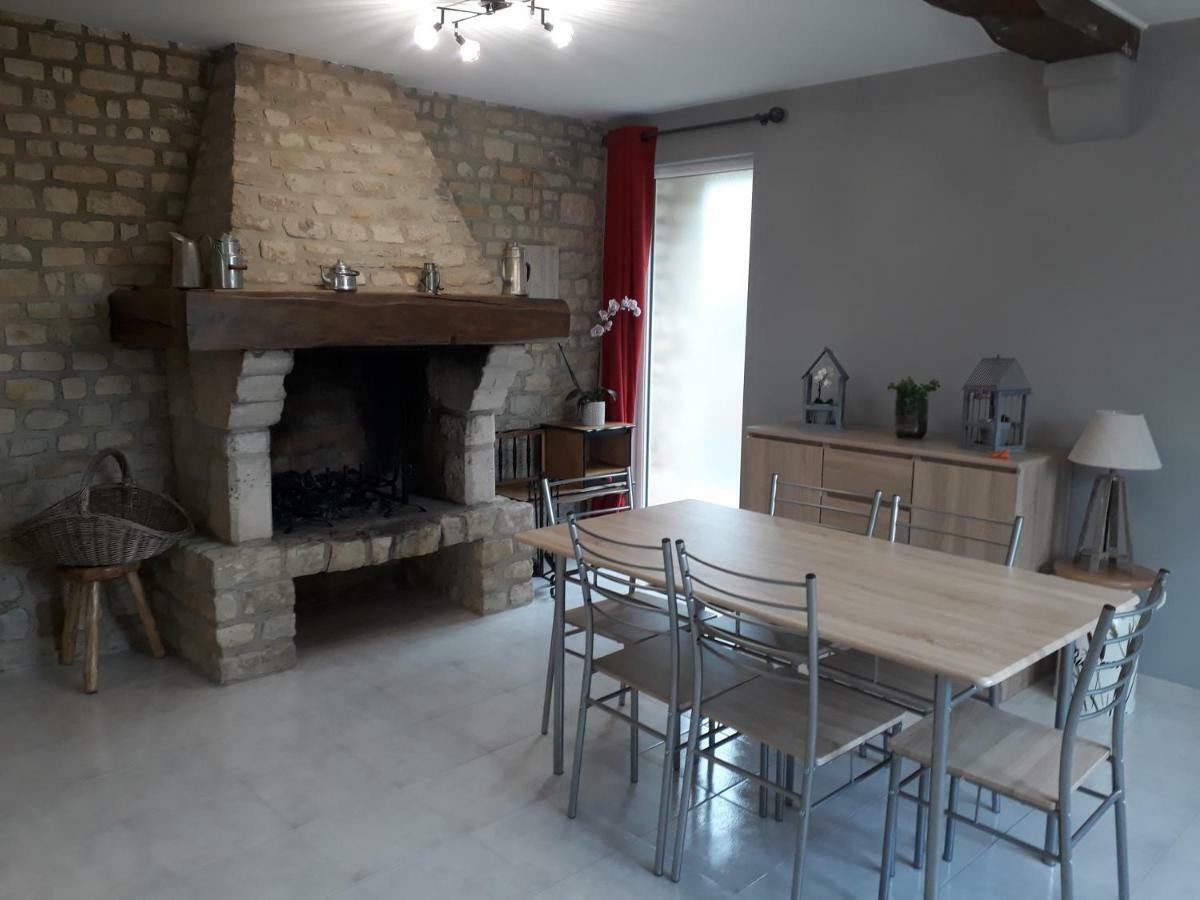 Gite " Le Vieux Noyer" Liesville-sur-Douve Buitenkant foto
