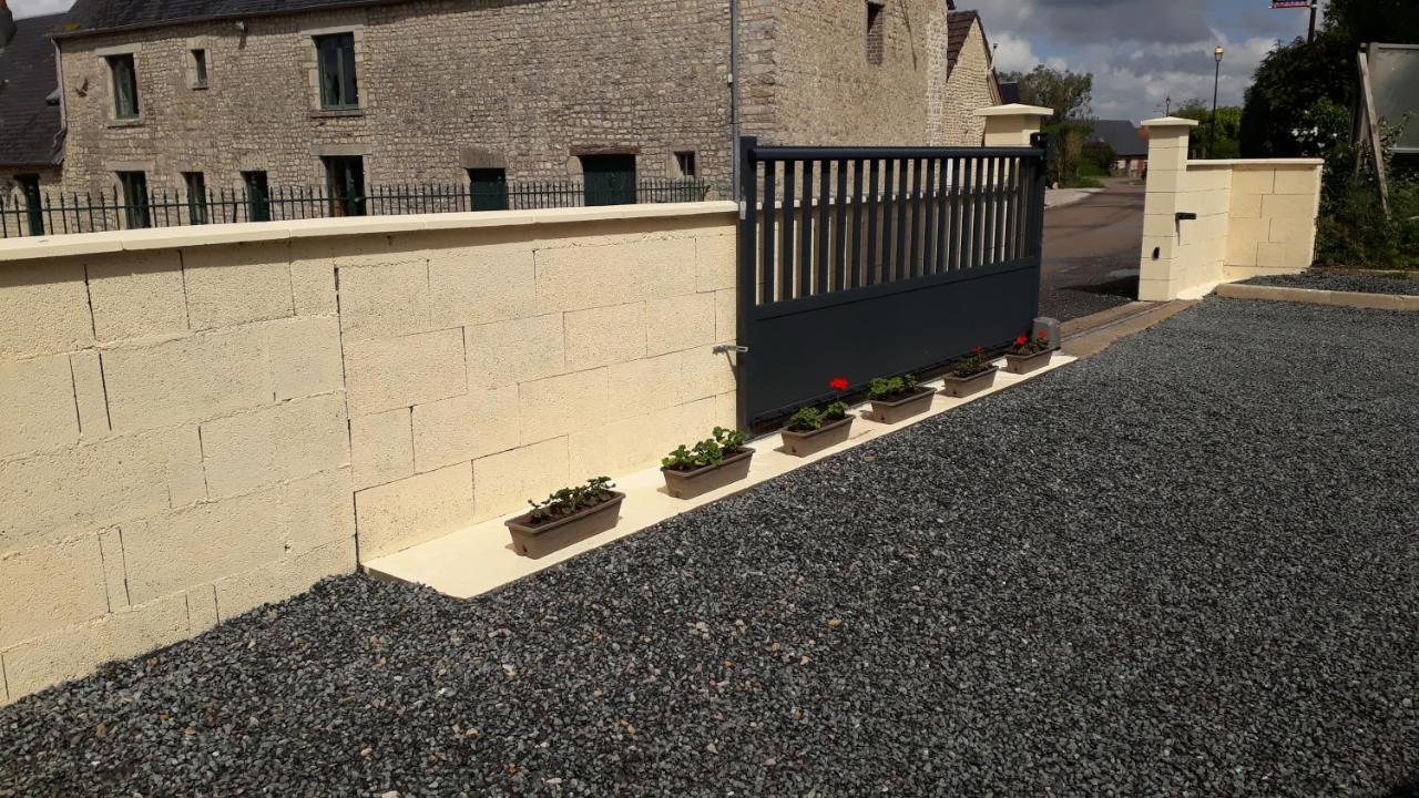 Gite " Le Vieux Noyer" Liesville-sur-Douve Buitenkant foto
